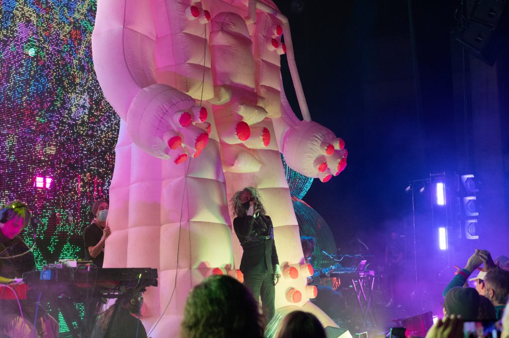 The Flaming Lips' Wayne Coyne sings 