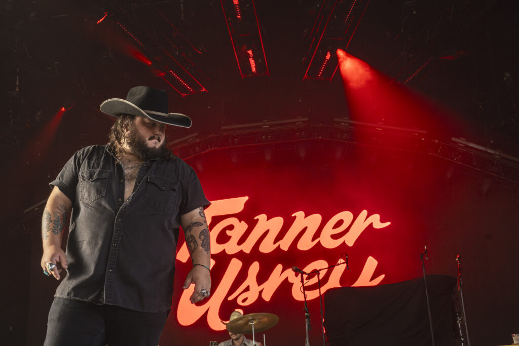 Sporting his signature flannel and hat, Tanner Usrey’s performance mirrors the raw emotion and storycrafting that define his 