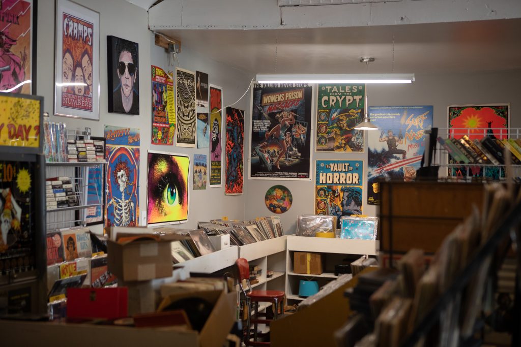 Syracuse Vintage Vinyl. 11/6/21. (Photo my Max Mimaroglu)
