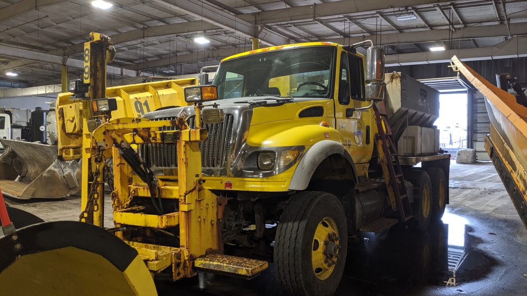Snowplow truck